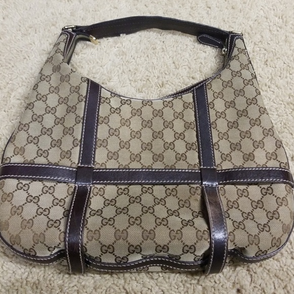 SOLD ON THEREALREAL.COM AUTHENTIC GUCCI HOBO BAG - Picture 3 of 4